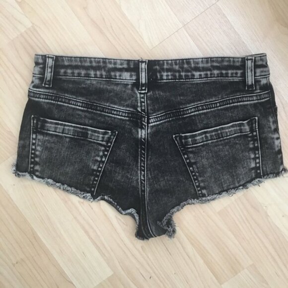 ASOS Petite Cheeky Cutoff Denim Shorts Acid Wash - Picture 3 of 5